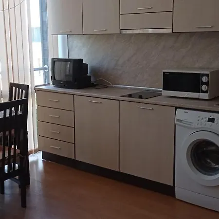 Апартамент 1 Bedroom In Eden Near Casino And The Beachplatinum