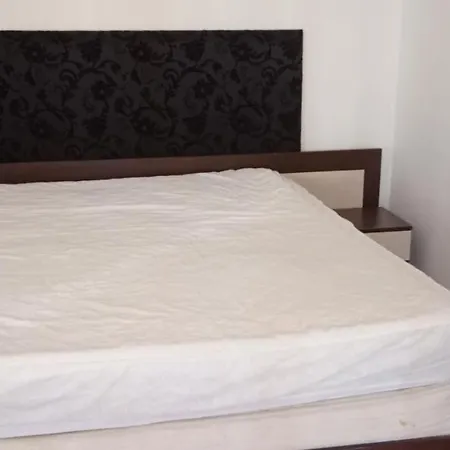 1 Bedroom In Eden Near Casino And The Beachplatinum Апартамент *